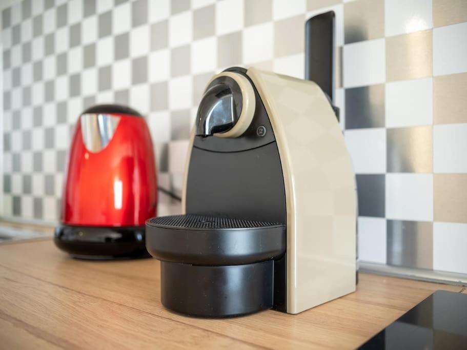 Appartement Tout Equipe Climatise Terrasse Hopital De La Timone Marseille Eksteriør bilde