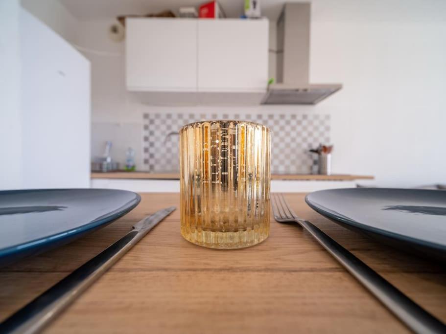 Appartement Tout Equipe Climatise Terrasse Hopital De La Timone Marseille Eksteriør bilde