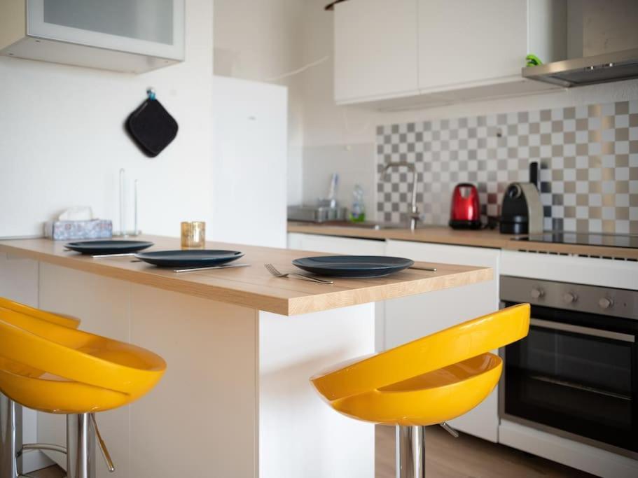 Appartement Tout Equipe Climatise Terrasse Hopital De La Timone Marseille Eksteriør bilde